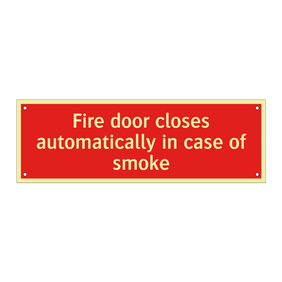 Fire door closes automatically in case of smoke