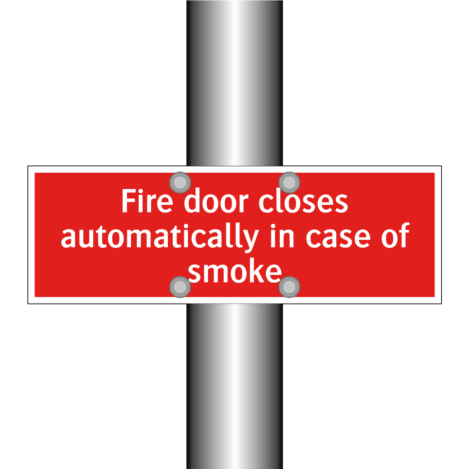 Fire door closes automatically in case of smoke