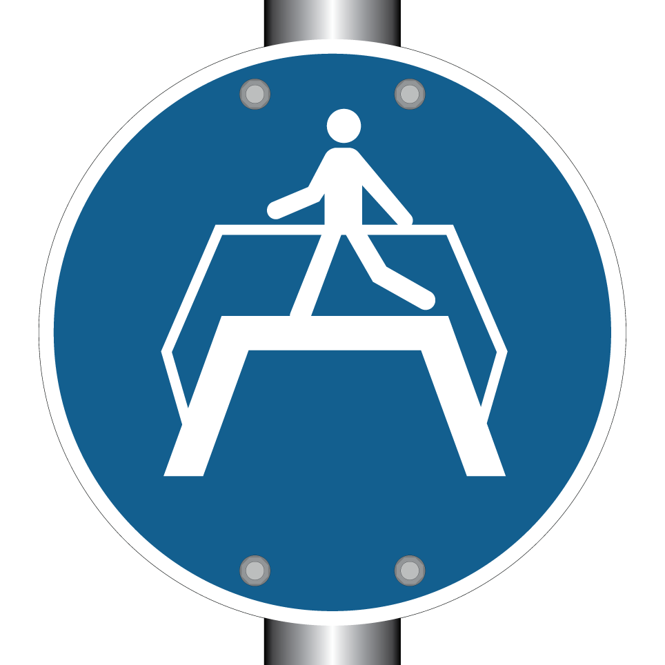 M023 Use footbridge