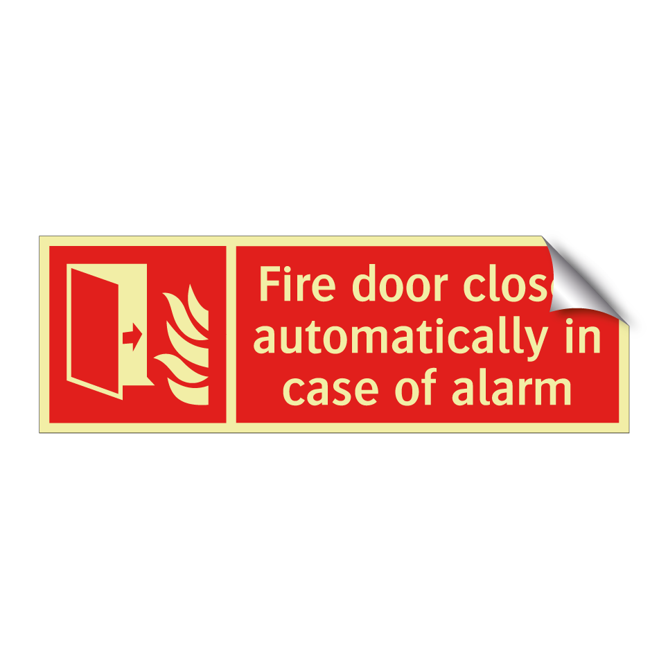 Fire door closes automatically in case of alarm