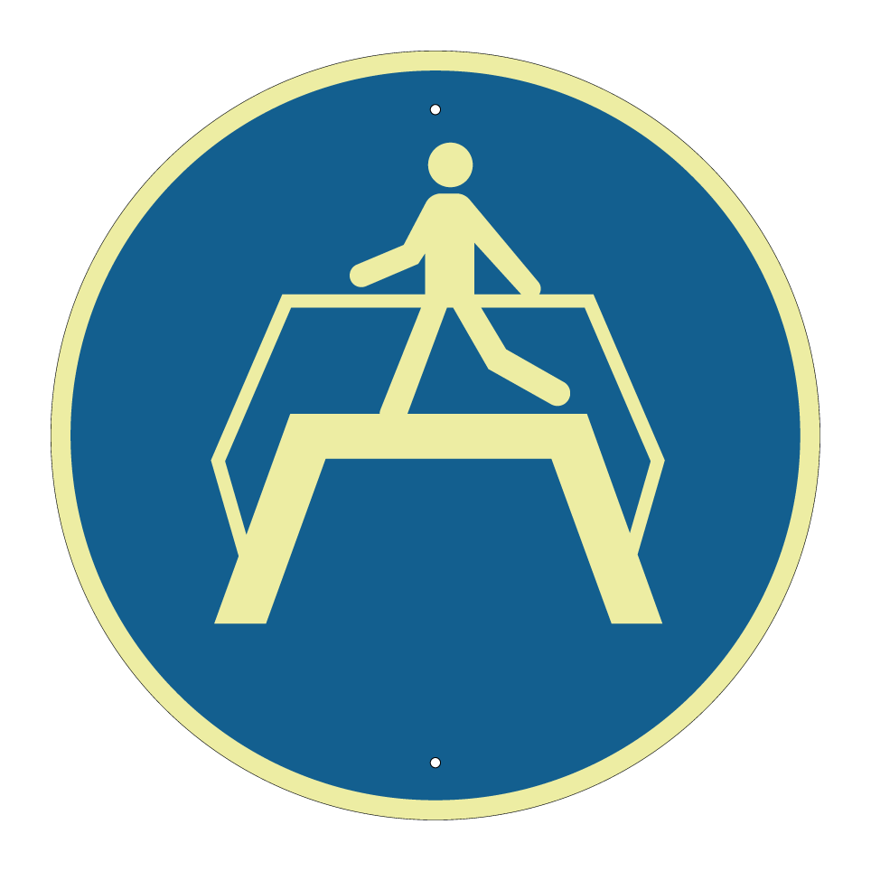 M023 Use footbridge