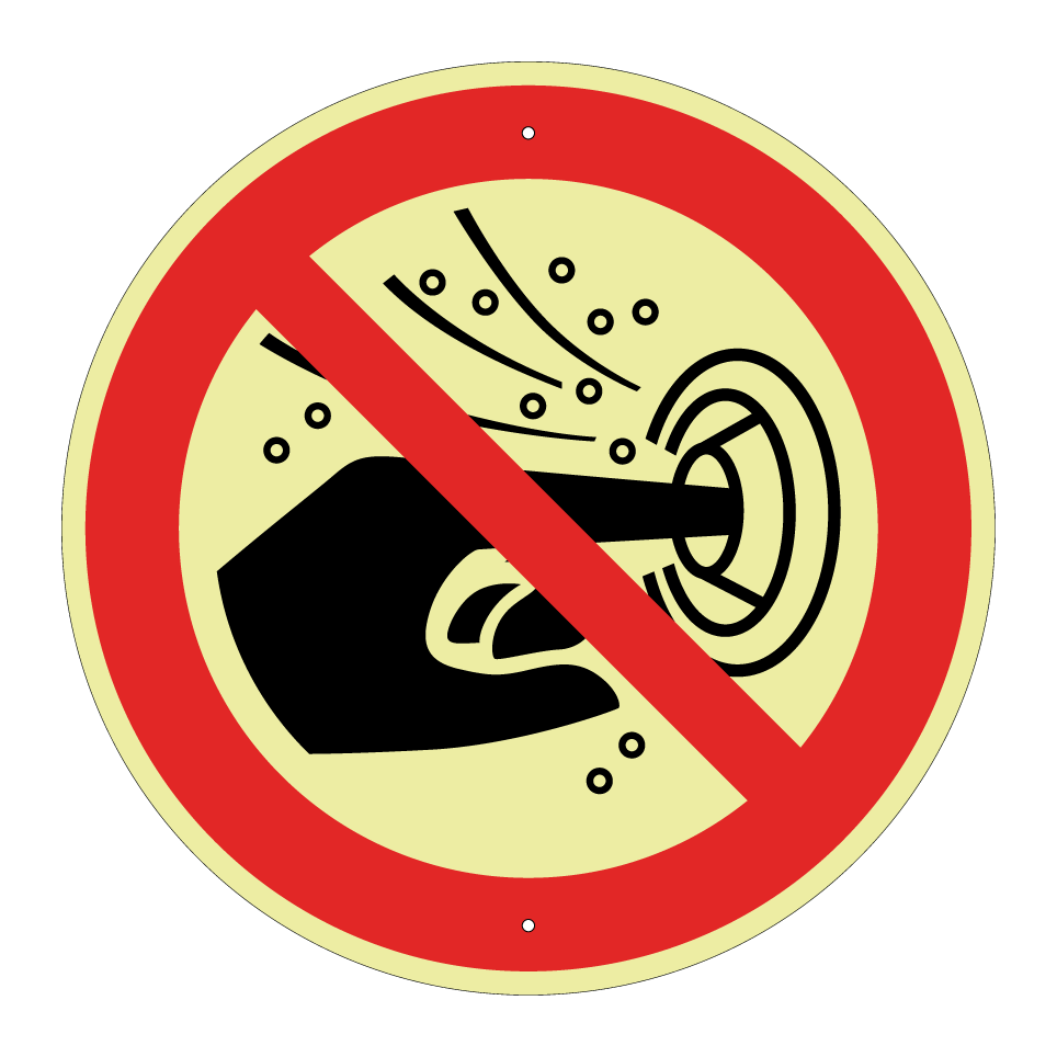 P070 Do not put finger into the nozzle of a hydromassage